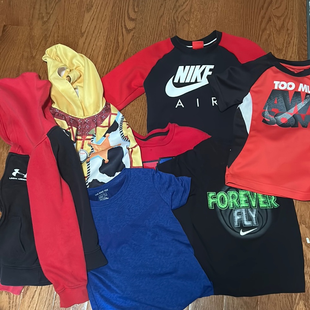 Size 4 boys under armour Nike Toy Story